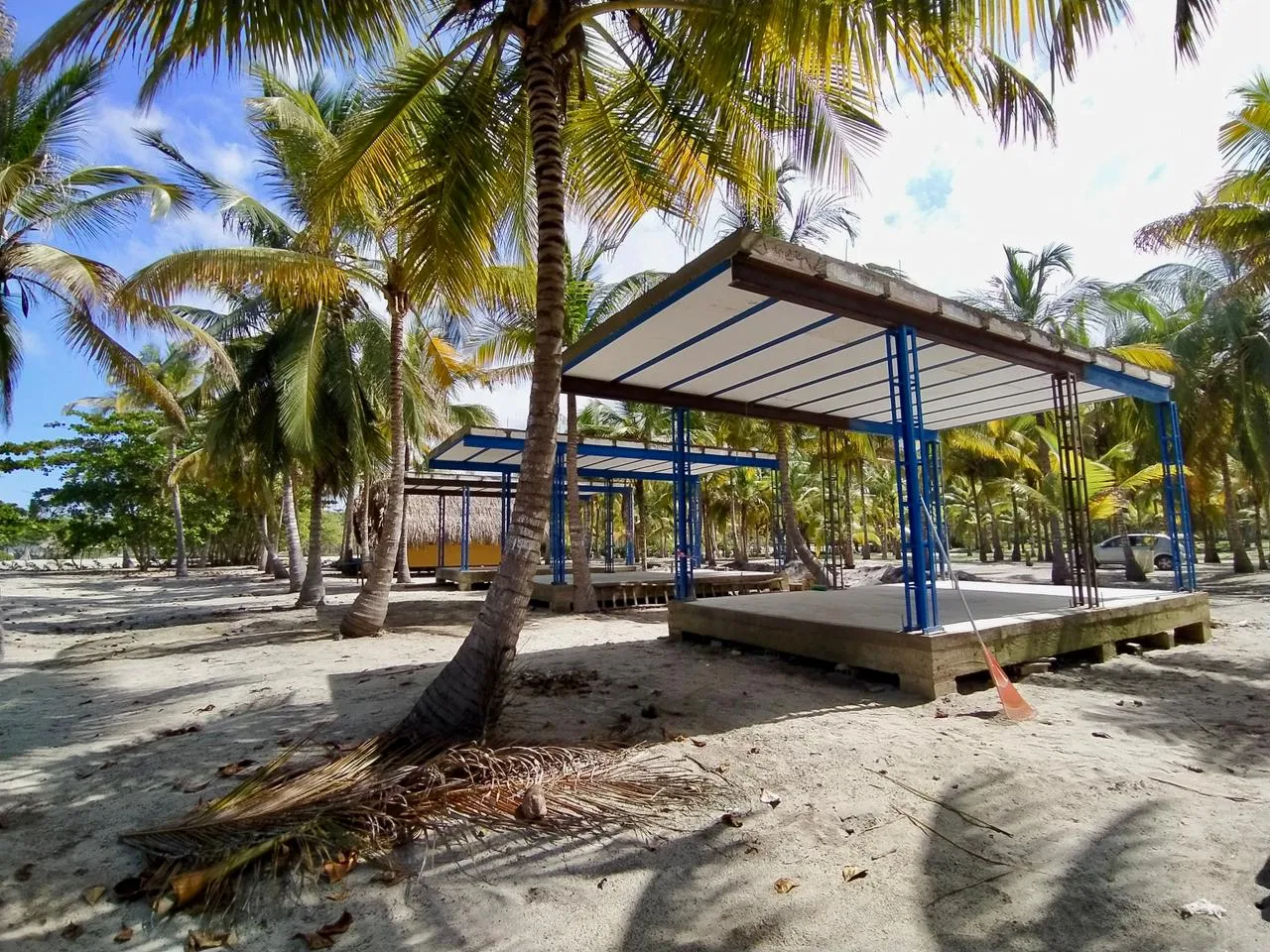ESTRUCTURA METÁLICA TAY BEACH